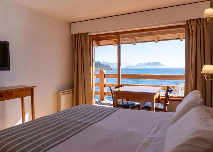 Apart Del LagoHostal